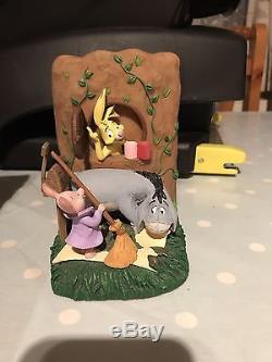 Extremely Rare! Walt Disney Winnie the Pooh Cleaning the Leaves Bookends Statues