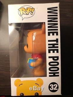 FUNKO POP DISNEY WINNIE THE POOH #32 RETIRED VAULTED RARE With POP PROTECTOR