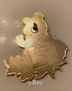 Japan Disney Mall Baby Winnie The Pooh & Piglet Fall Leaves Pin LE 100 HTF Rare