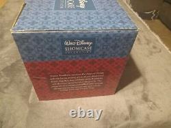 Jim shore disney traditions winnie the pooh a friendful thing to do With Box