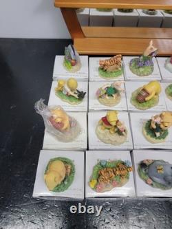 Lenox Disney Winnie The Pooh Thimble Figurine Set 22 Mirror Shelf Display Honey