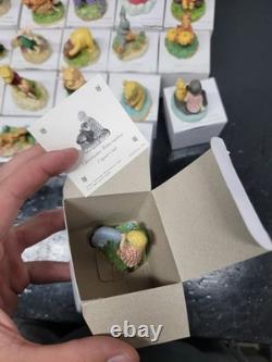 Lenox Disney Winnie The Pooh Thimble Figurine Set 22 Mirror Shelf Display Honey