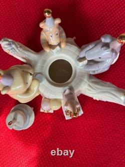 Lenox Winnie the Pooh Pooh's Birthday Celebration Teapot 2001 Displayed