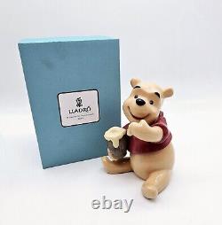 Lladro Disney Winnie the Pooh 7 Porcelain Figurine 9115 in Box with Paperwork