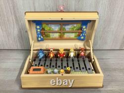 NOS Winnie the Pooh Honey Concert Music Box Clock Mega House 1997