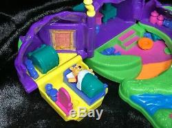 POLLY POCKET Winnie The Pooh 100 Acre Wood Play Set All 10 Figures