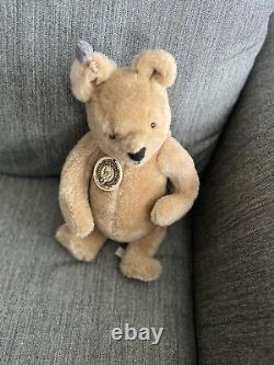 Pooh & Hunny Pot Illustrious Teddy Bear