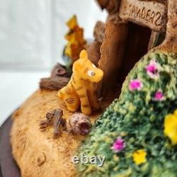 RARE Disney Winnie the Pooh Figurine Classic Pooh Open House