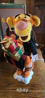 RARE Tigger 1995 VTG Christmas At Our House DISNEY STORE Animated Musical Figure