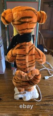 RARE Tigger 1995 VTG Christmas At Our House DISNEY STORE Animated Musical Figure