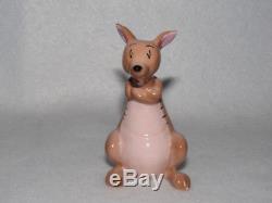 Rare Beswick Winnie The Pooh Vintage Seven Figurines With Tree Trunk Stand
