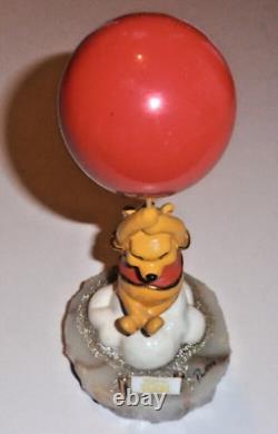 Ron Lee 1993 Winnie the Pooh With Red Balloon Collector's Edition Granite Base