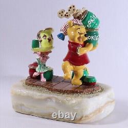 Ron Lee Disney Sculpture Pooh Piglet Carrying Milk Cookies Limited Edition 1995