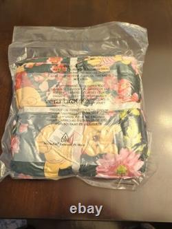 Vera Bradley Disney Plush Throw Blanket WINNIE THE POOH SPRINGTIME Piglet Sealed