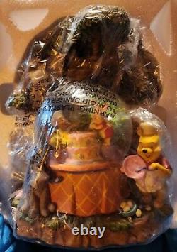 Vintage RETIRED Disney Store Winnie The Pooh Rumbly In My Tumbly Snow Globe NIB