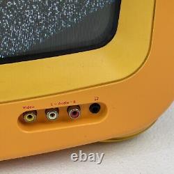 Vtg Disney Winnie the Pooh 13 Yellow Color TV With Remote missing battery cover