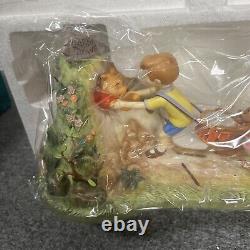 WDCC Disney Winnie The Pooh Hooray for Pooh Will Soon Be Free with COA NOS