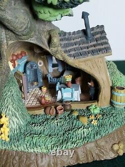WDCC Enchanted Places Winnie the Pooh & the Honey Tree POOH BEAR'S HOUSE