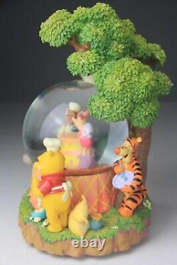 Winnie The Pooh Disney Store Music Snow Globe Rumbly in My Tumbly with Box RARE