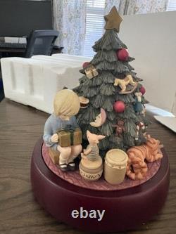 Winnie The Pooh Tree Trimming Michael and Company Musical Centerpiece MIB #1025