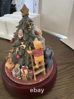 Winnie The Pooh Tree Trimming Michael and Company Musical Centerpiece MIB #1025