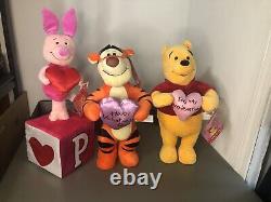 Winnie The Pooh Valentines Day Greeter Set Of 3 (Tigger, Piglet, Pooh Bear) NWT