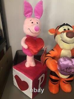 Winnie The Pooh Valentines Day Greeter Set Of 3 (Tigger, Piglet, Pooh Bear) NWT