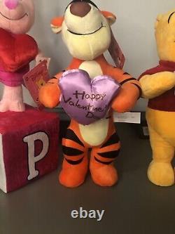 Winnie The Pooh Valentines Day Greeter Set Of 3 (Tigger, Piglet, Pooh Bear) NWT