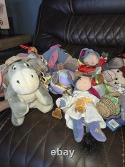 33 Peluches vintage Eeyore de Disney et lot de divers ours saisonniers