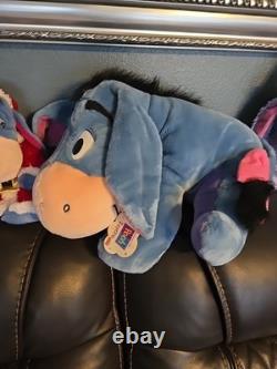 33 Peluches vintage Eeyore de Disney et lot de divers ours saisonniers