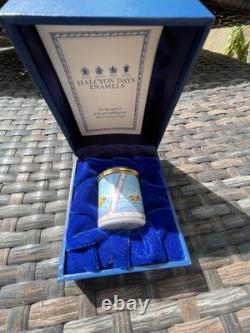 Boîte à bijoux collectible en émail Halcyon Days Winnie l'Ourson faite à la main