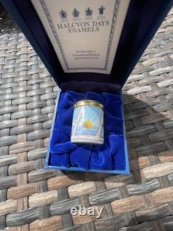 Boîte à bijoux collectible en émail Halcyon Days Winnie l'Ourson faite à la main