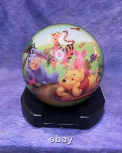 Boule de bowling rare Winnie The Pooh de Disney avec sac et épinglette VHS en excellent état (EUC)