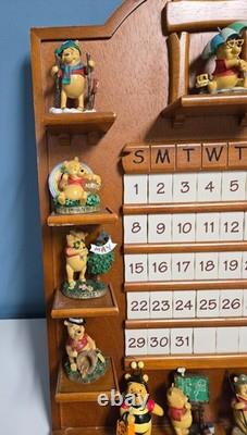 CALENDRIER PERPÉTUEL DANBURY MINT Winnie l'Ourson avec Figurine et Plaques de Date