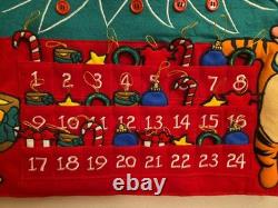 Calendrier de l'Avent en feutre Vintage Disney Winnie l'Ourson et Tigrou 29x20 à suspendre