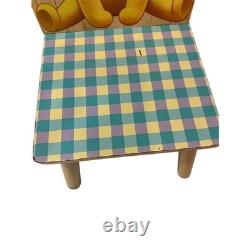 Chaise d'enfant en bois vintage Disney Winnie l'Ourson avec siège à carreaux, décoration de nursery