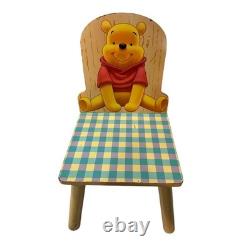 Chaise d'enfant en bois vintage Disney Winnie l'Ourson avec siège à carreaux, décoration de nursery