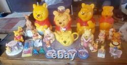 Collection Winnie l’Ourson Disney des années 60 à 90, grands pots à biscuits, figurines, etc.