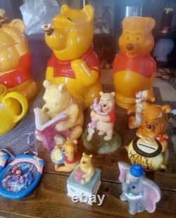 Collection Winnie l’Ourson Disney des années 60 à 90, grands pots à biscuits, figurines, etc.