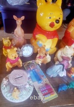 Collection Winnie l’Ourson Disney des années 60 à 90, grands pots à biscuits, figurines, etc.