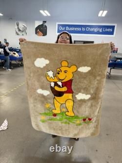 Couverture en peluche Winnie l'Ourson suspect