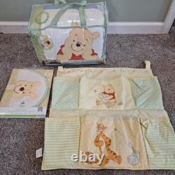 Disney Baby Winnie l’Ourson Ensemble de literie 4 pièces pour lit bébé avec couette, drap, couverture et matelas à langer