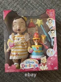 Disney Darlings Surprises magiques d’anniversaire Winnie l’Ourson Ensemble de 13 poupées 7 pièces
