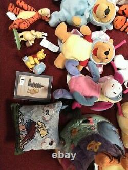 Disney Pooh Winnie The Pooh Vintage Hat Box Circle 16 Full Of Pooh Stuff(25)