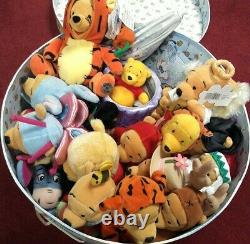 Disney Pooh Winnie The Pooh Vintage Hat Box Circle 16 Full Of Pooh Stuff(25)