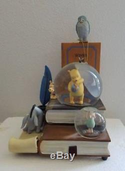 Disney Store Winnie L'ourson 80 Ans Serre-livres Musical Snowglobe Eau Globe De Neige