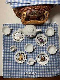 Disney Tea Set Winnie Le Pooh Miniature Avec Panier De Picnic En Osier Avec Poignées