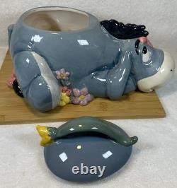 Disney -Vintage- Figurine de boîte à biscuits Eeyore avec fleurs - Années 1990 en bon état