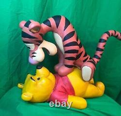 Disney WINNIE THE POOH & TIGGER Statue Big Fig 16 x 23 x 11 TRÈS RARE Vintage