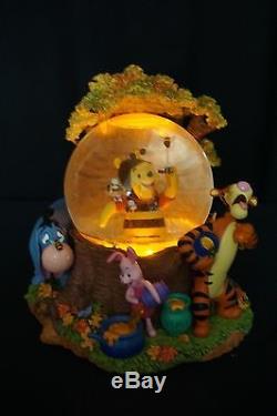 Disney Winnie L'ourson Honey Bee Arbre Musical Globe Tigrou Eeyore Porcinet Lightup